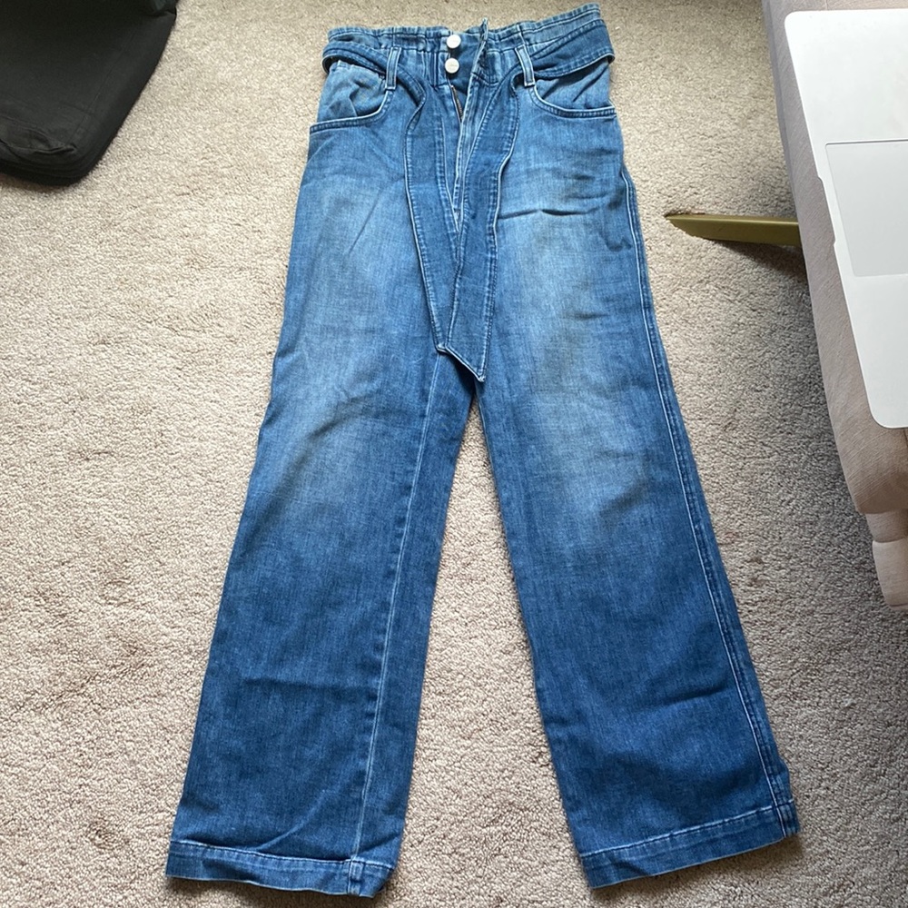 Joe’s Jeans. Good condition. Elastic waist with tie. Wide leg.